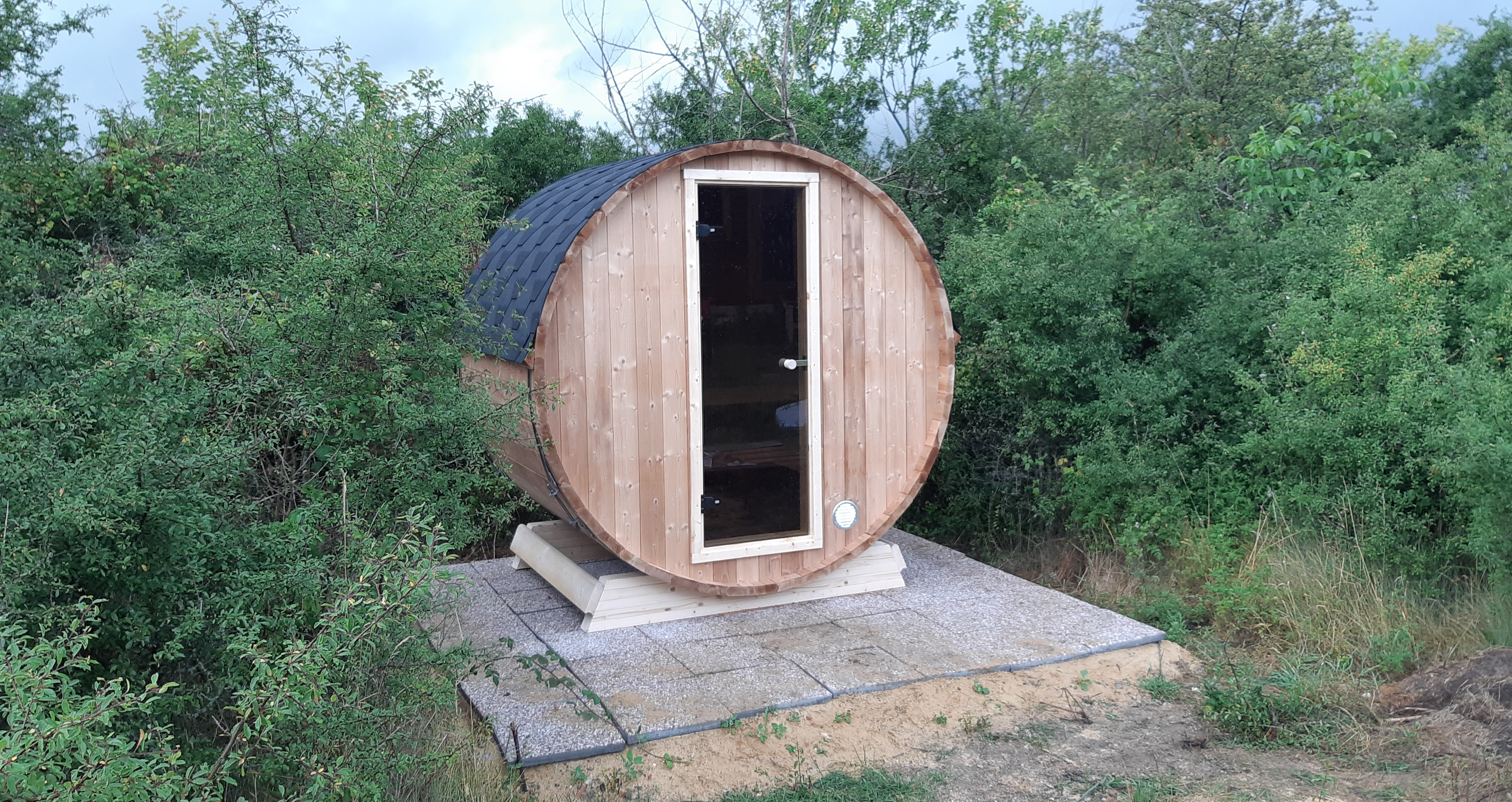 Sauna tonneau Marvik, thermowood 42mm ,sauna d'extérieur